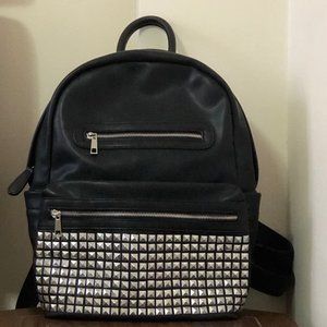 URBAN EXPRESSIONS Dotted Rivet Backpack